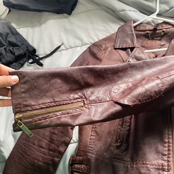 Leather jacket - Picture 4 of 4